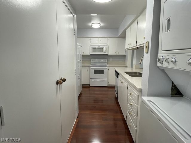 205 East Harmon Avenue 1003, Las Vegas, NV 89169