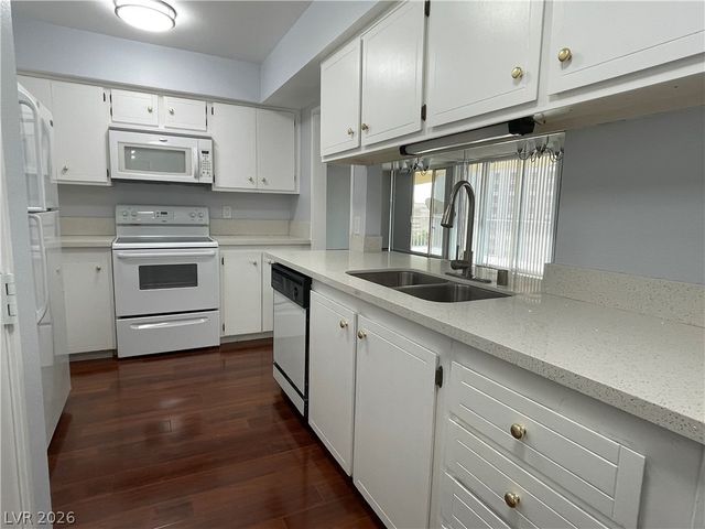 205 East Harmon Avenue 1003, Las Vegas, NV 89169