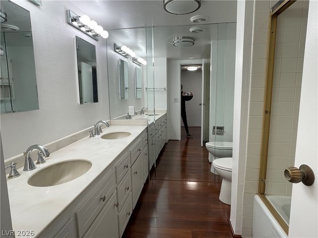 205 East Harmon Avenue 1003, Las Vegas, NV 89169