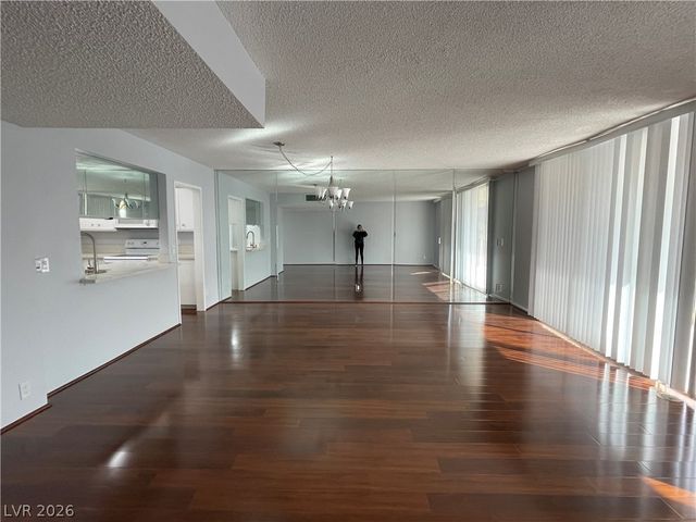 205 East Harmon Avenue 1003, Las Vegas, NV 89169