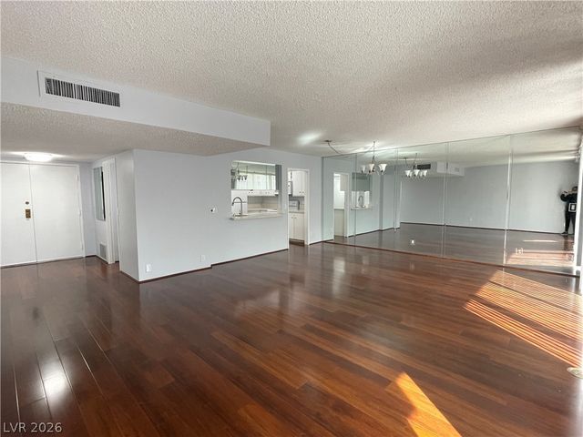 205 East Harmon Avenue 1003, Las Vegas, NV 89169