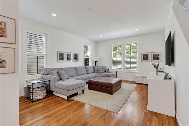 34 Parkview St, Weymouth, MA 02190