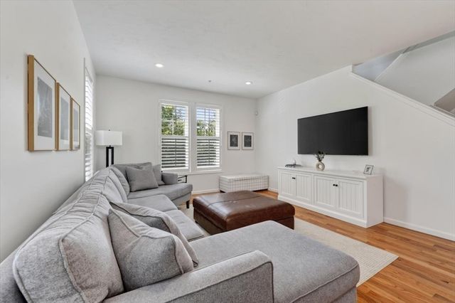 34 Parkview St, Weymouth, MA 02190