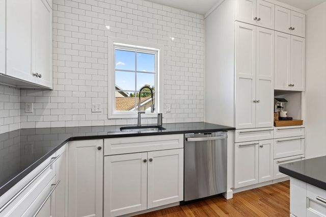 34 Parkview St, Weymouth, MA 02190