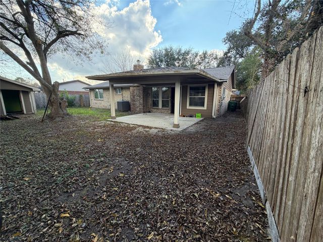 15931 Kenbrook Drive, Houston, TX 77489