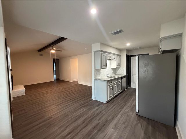 15931 Kenbrook Drive, Houston, TX 77489