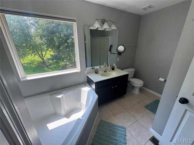 469 Coventry Trail Lane, Maryland Heights, MO 63043