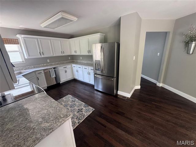 469 Coventry Trail Lane, Maryland Heights, MO 63043