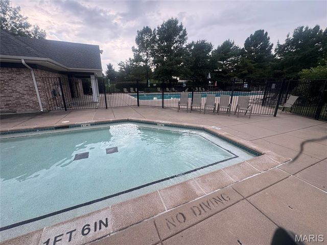 469 Coventry Trail Lane, Maryland Heights, MO 63043