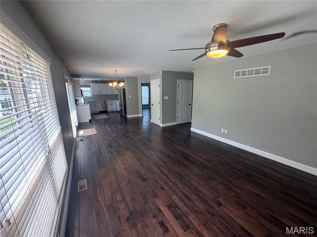 469 Coventry Trail Lane, Maryland Heights, MO 63043