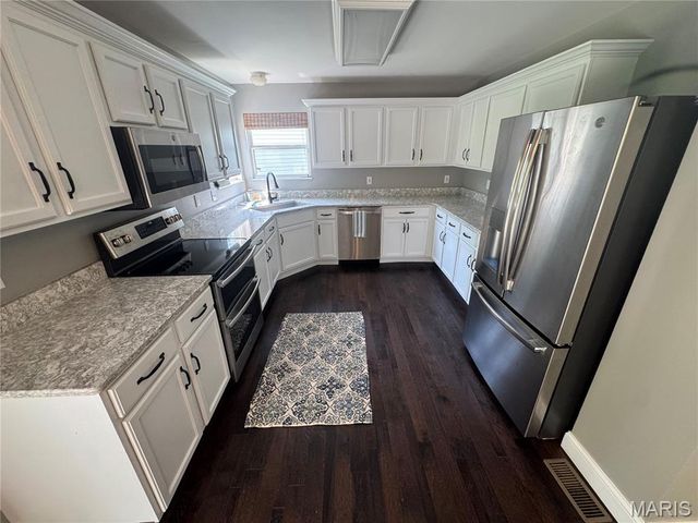 469 Coventry Trail Lane, Maryland Heights, MO 63043