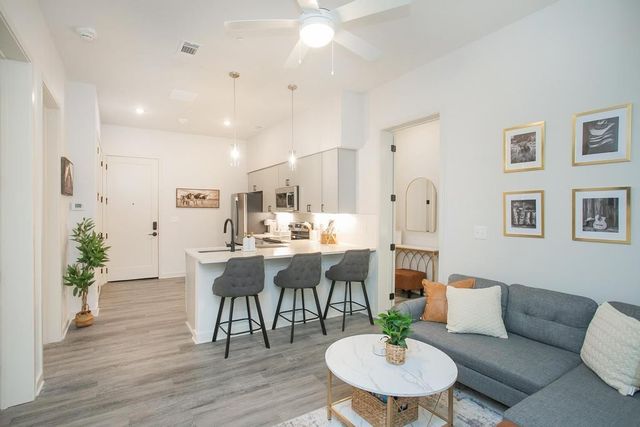 1014 16th Ave S Unit 109, Nashville, TN 37212