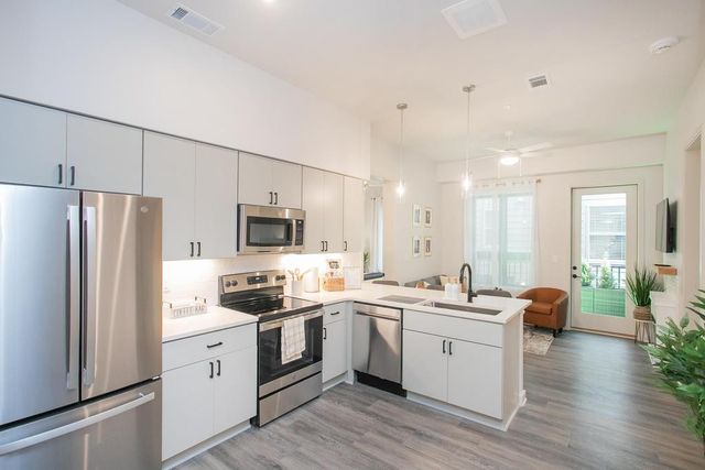 1014 16th Ave S Unit 109, Nashville, TN 37212