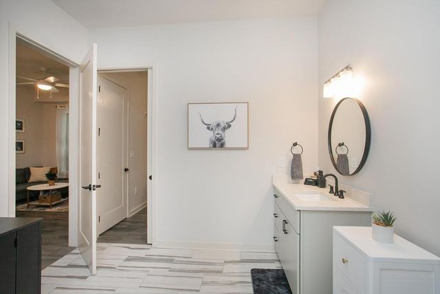 1014 16th Ave S Unit 109, Nashville, TN 37212