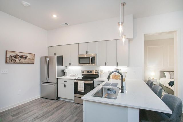 1014 16th Ave S Unit 109, Nashville, TN 37212
