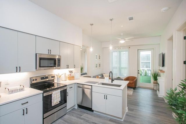1014 16th Ave S Unit 109, Nashville, TN 37212