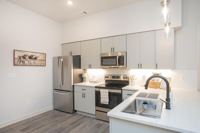 1014 16th Ave S Unit 109, Nashville, TN 37212
