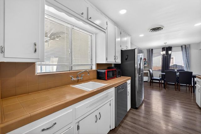 2036 Shaw Avenue, Modesto, CA 95354