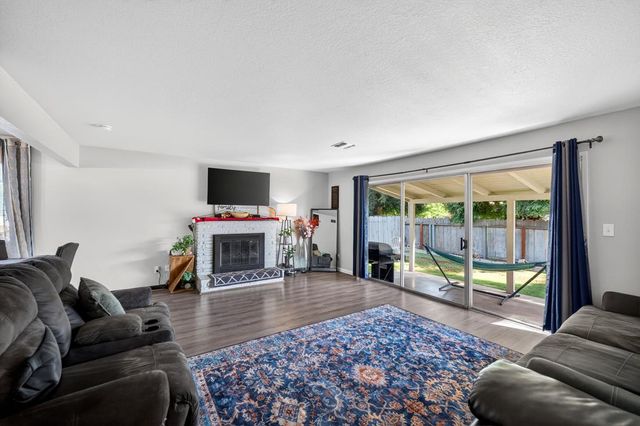 2036 Shaw Avenue, Modesto, CA 95354