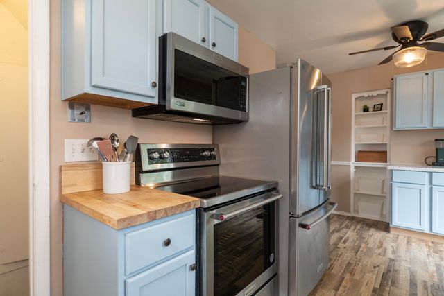 2022 PADDINGTON Road, Kalamazoo, MI 49001