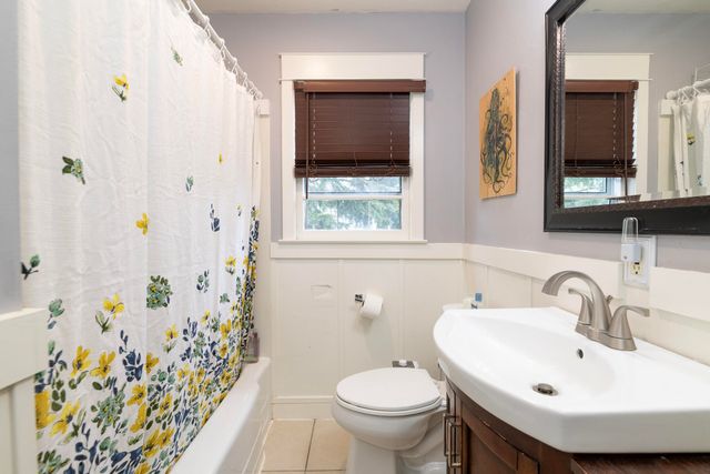 2022 PADDINGTON Road, Kalamazoo, MI 49001