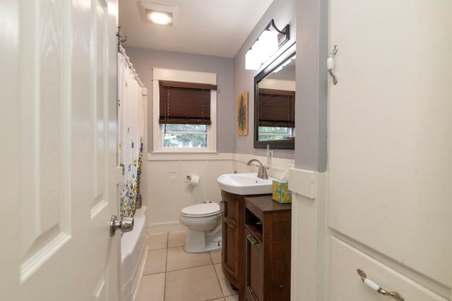 2022 PADDINGTON Road, Kalamazoo, MI 49001