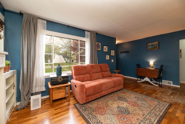 2022 PADDINGTON Road, Kalamazoo, MI 49001