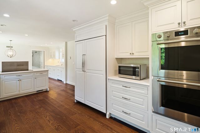 30 Inwood Road, Darien, CT 06820
