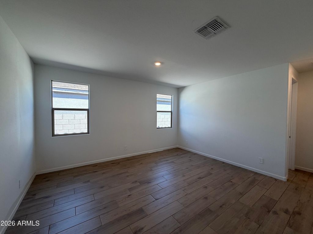 Image 7 of property listing at 15729 W CORTE DEL SOL ESTE --, Waddell, AZ 85355