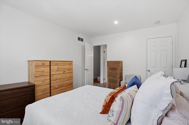 102 EATON DR, Wayne, PA 19087