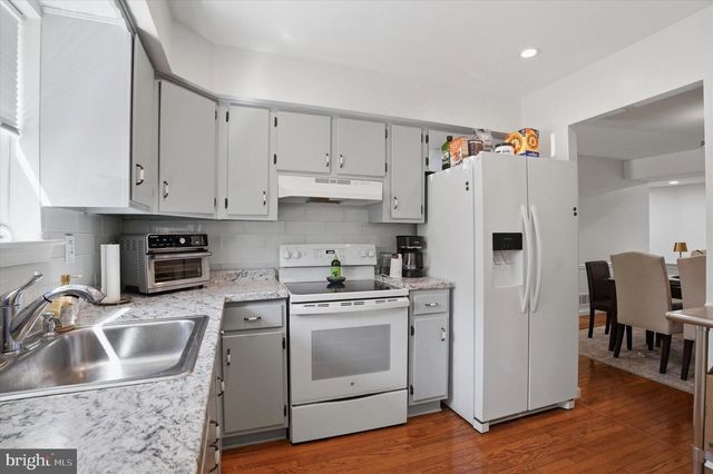 102 EATON DR, Wayne, PA 19087