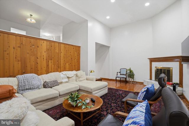 102 EATON DR, Wayne, PA 19087