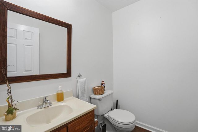 102 EATON DR, Wayne, PA 19087