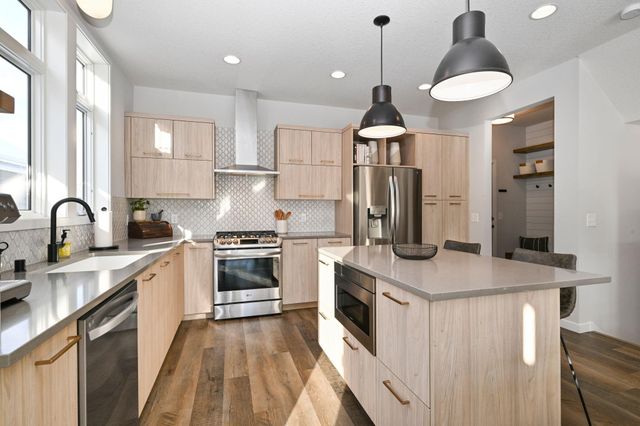 4923 162nd Street W, Lakeville, MN 55044