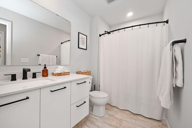 4923 162nd Street W, Lakeville, MN 55044