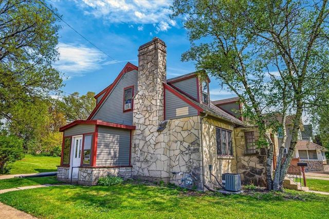 203 S Whiton Street, Whitewater, WI 53190