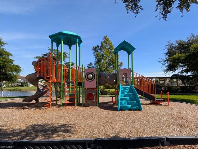 9339 Paseo De Valencia ST, Fort Myers, FL 33908