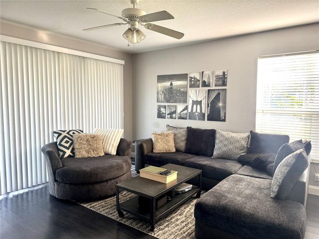 10327 WILLOW LEAF TRAIL, Tampa, FL 33625