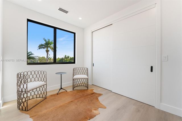 2435 NE 18th St, Fort Lauderdale, FL 33305