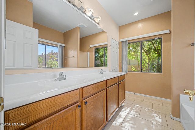 5578 W Acacia Blossom Place, Marana, AZ 85658