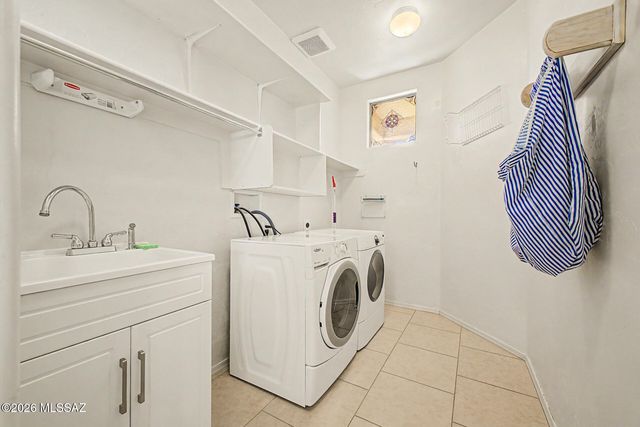 5578 W Acacia Blossom Place, Marana, AZ 85658