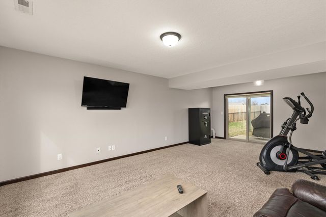 1413 Lyndale Drive, Polk City, IA 50226