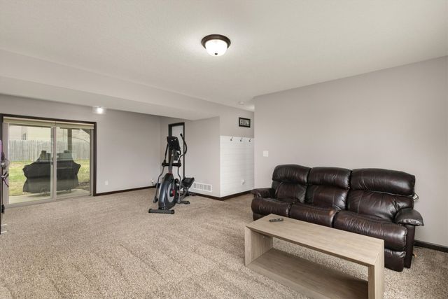 1413 Lyndale Drive, Polk City, IA 50226