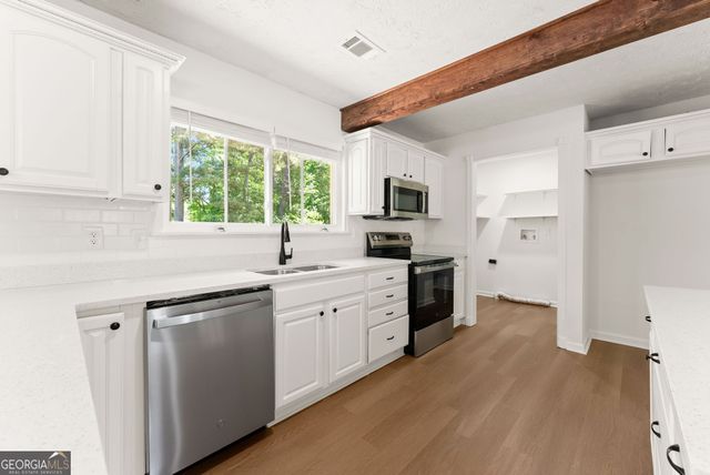 2178 Rockdale Circle, Snellville, GA 30078