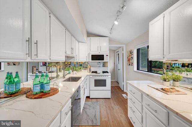 327 S HORNERS LN, Rockville, MD 20850