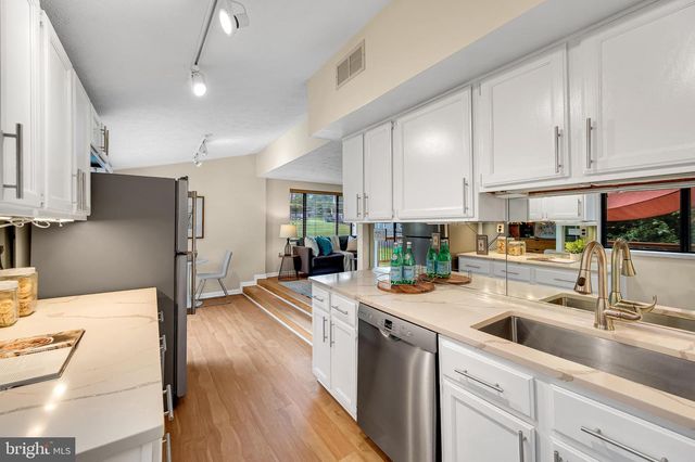 327 S HORNERS LN, Rockville, MD 20850