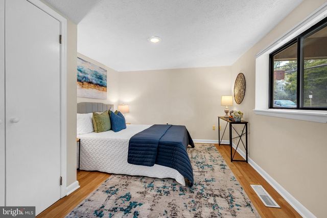 327 S HORNERS LN, Rockville, MD 20850