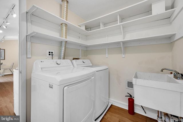 327 S HORNERS LN, Rockville, MD 20850