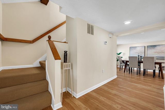 327 S HORNERS LN, Rockville, MD 20850
