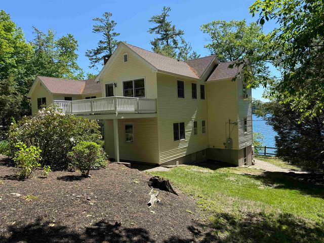 74 Keewaydin Road, Wolfeboro, NH 03894